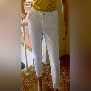 0 petite new no tags jeans , 25” inseam, two back pocket, three front pockets